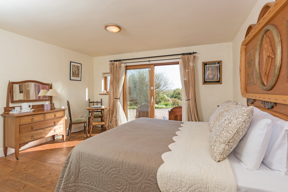 The Country House